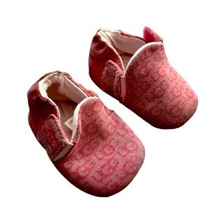{UGG} Infant Bixbee Moccasins with Velcro Closure